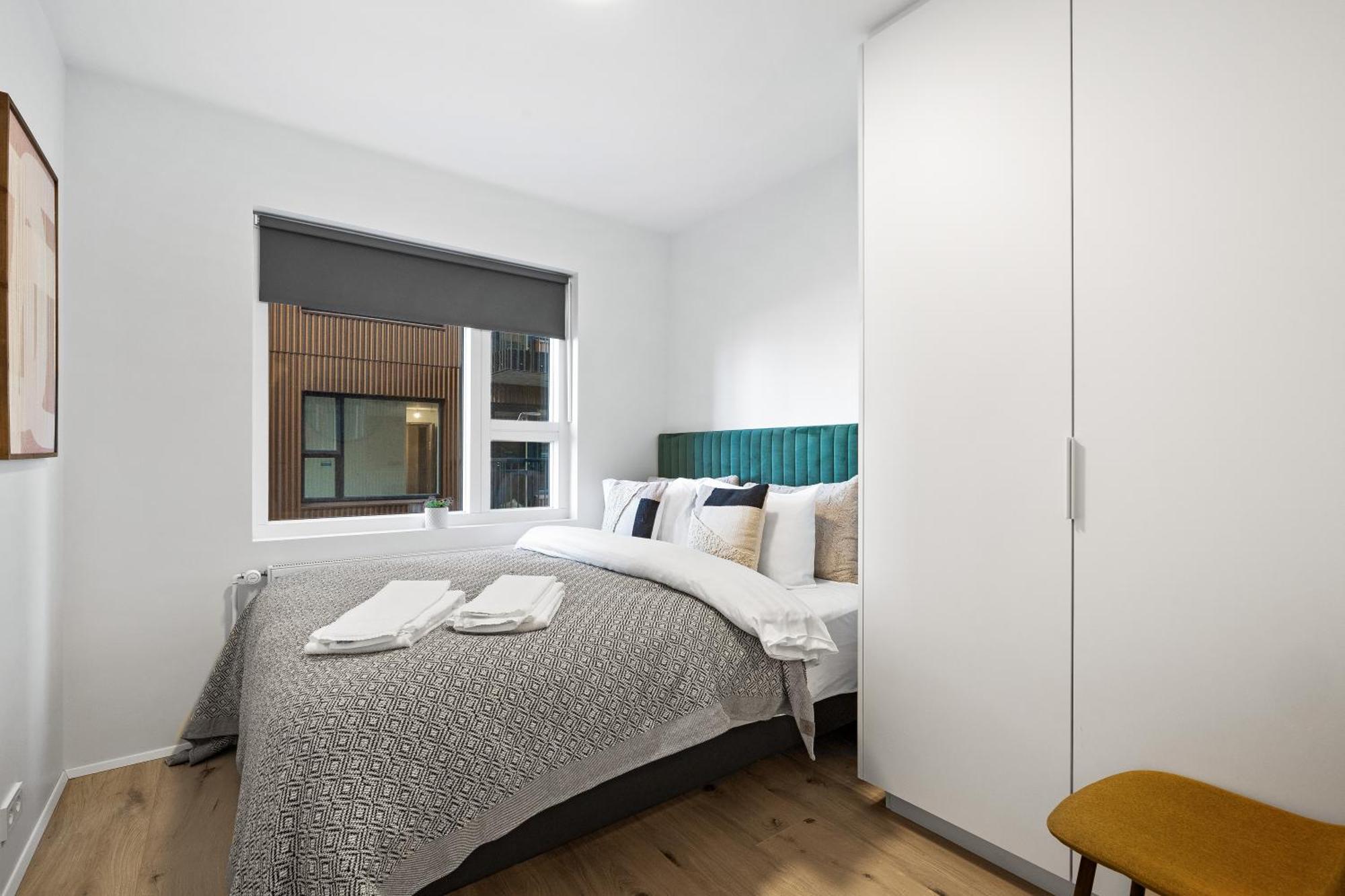New Near Smaralind Mall With Private Parking Apartment Reykjavík