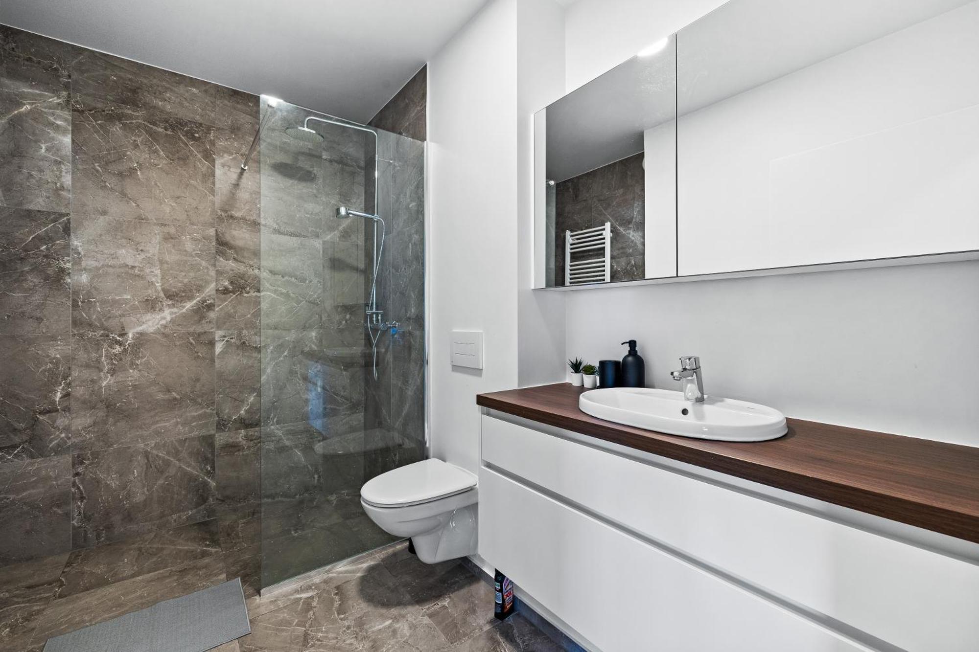 Apartment New Near Smaralind Mall With Private Parking Reykjavík