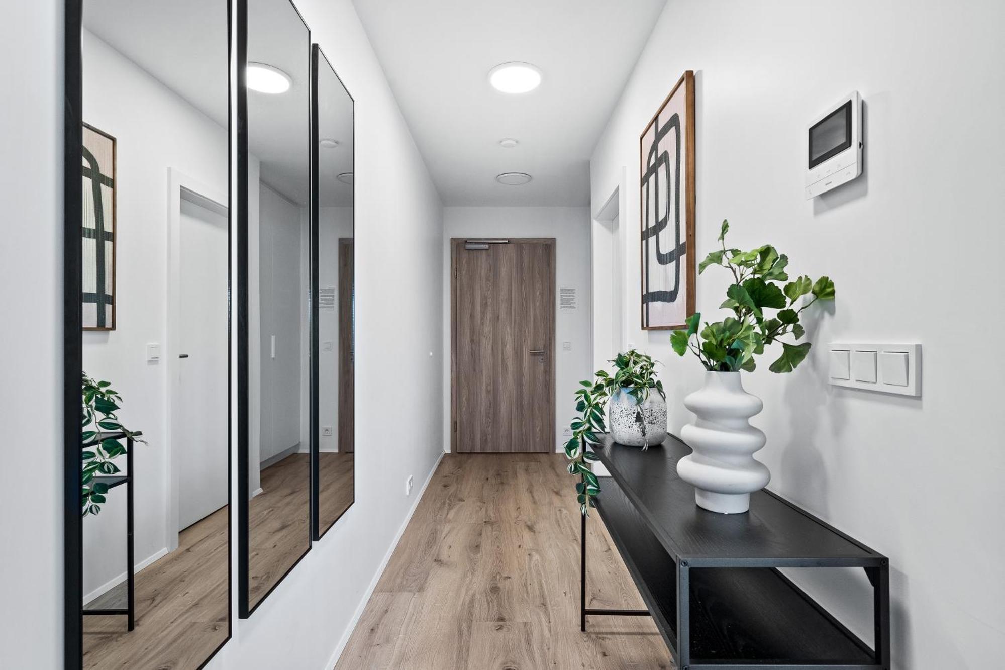 New Near Smaralind Mall With Private Parking Apartment Reykjavík